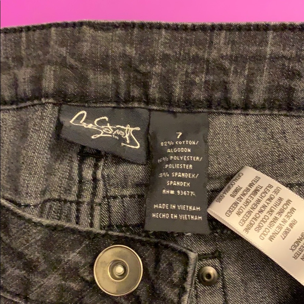 Size 7 black city lights skinny jeans